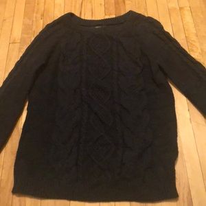 Dark gray/black sweater
